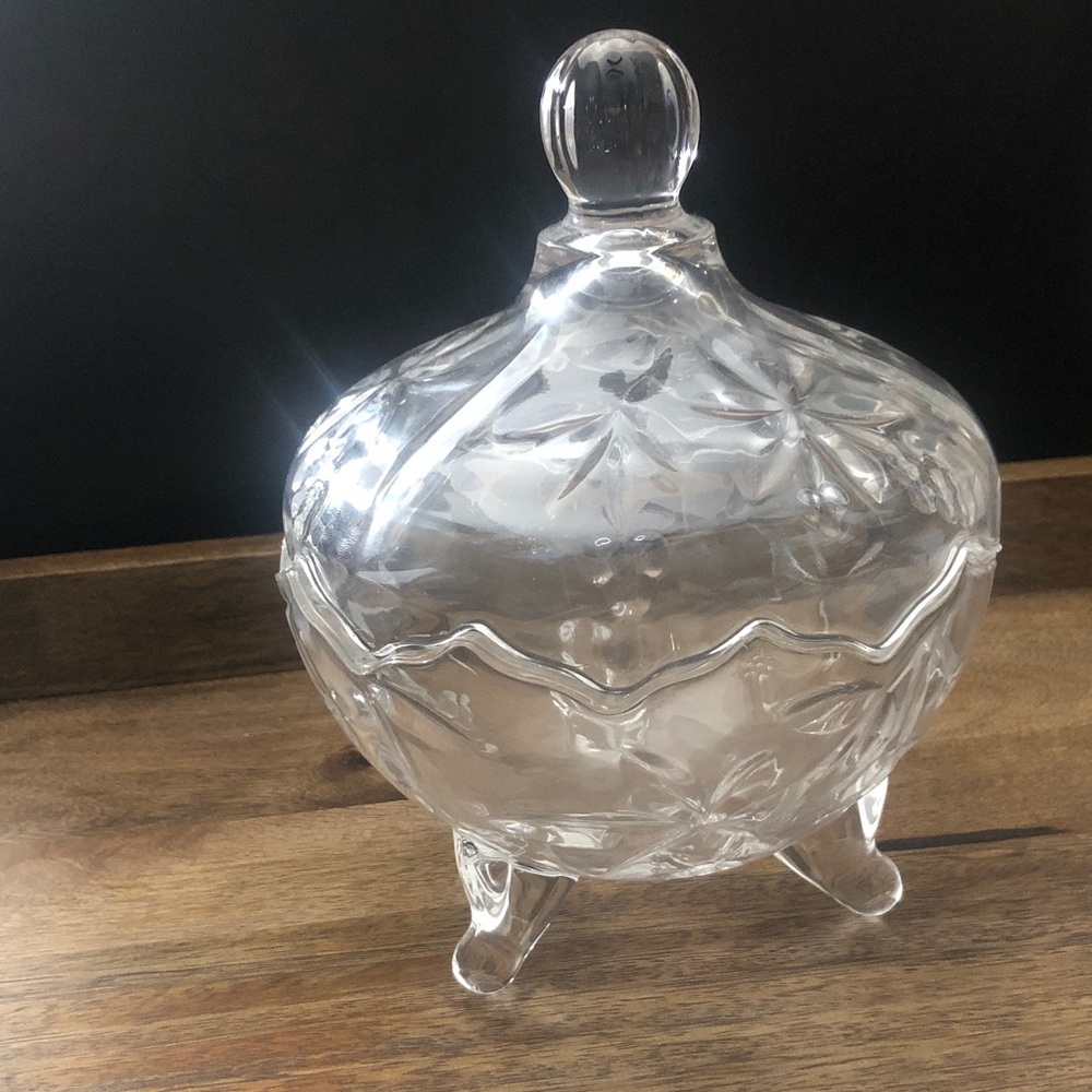CRYSTAL CANDY POT with Lid. DECORATIVE GLASSWARE NEW W/ BOX PORBLANCHE HOME